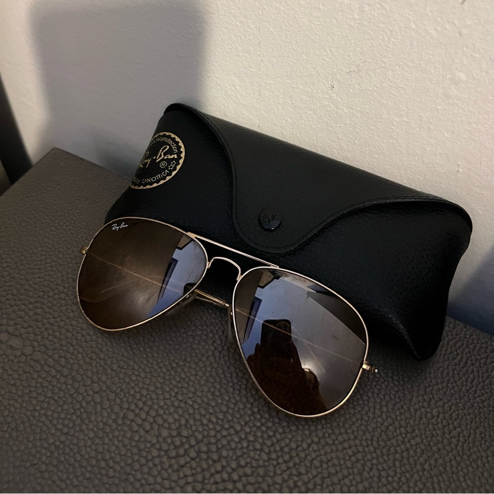 RAY-BAN aviator sunglasses and case